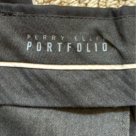 Perry Ellis Navy Blue Pleated and Cuffed Relaxed Fit Office Slacks Pants 36x30 - Picture 3 of 16